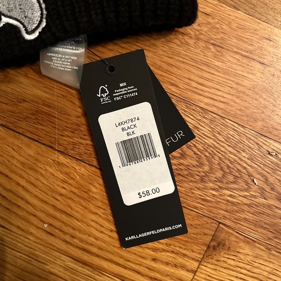 NWT Karl Lagerfeld Black Beanie PomPom Graphic Patch Hat L4KH7874 - Picture 4 of 6